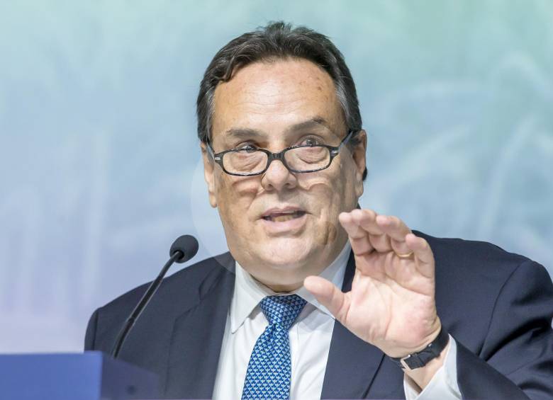 Jorge Mario Velásquez, presidente de Grupo Argos, destacó que las emisiones, colocaciones y créditos de las empresas de la holding en el primer semestre, sumaron $5,3 billones. Foto: Juan Antonio Sánchez. 
