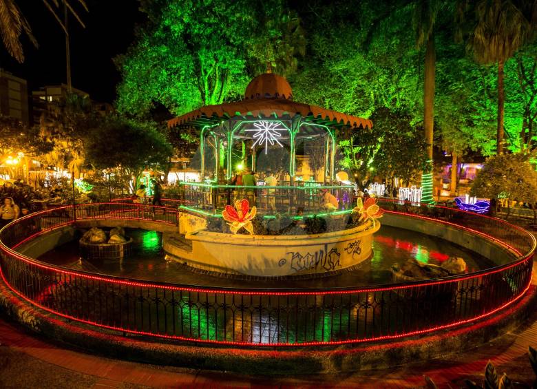 El kiosko, la estructura central del parque, está abierto al público para quien desee recorrerlo. FOTOS Jaime Pérez 