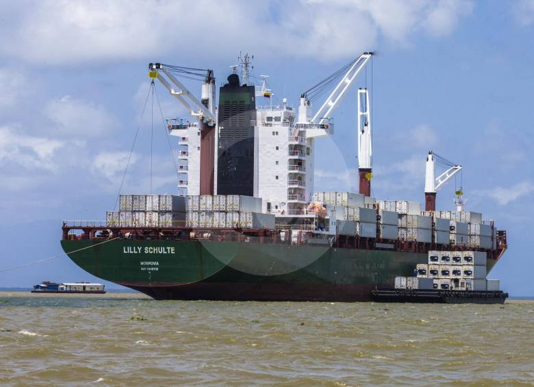 Actualmente las actividades de comercio, como la exportación de banano, se ejecutan con maniobras de fondeo en medio del Golfo de Urabá. FOTO JUAN ANTONIO SÁNCHEZ