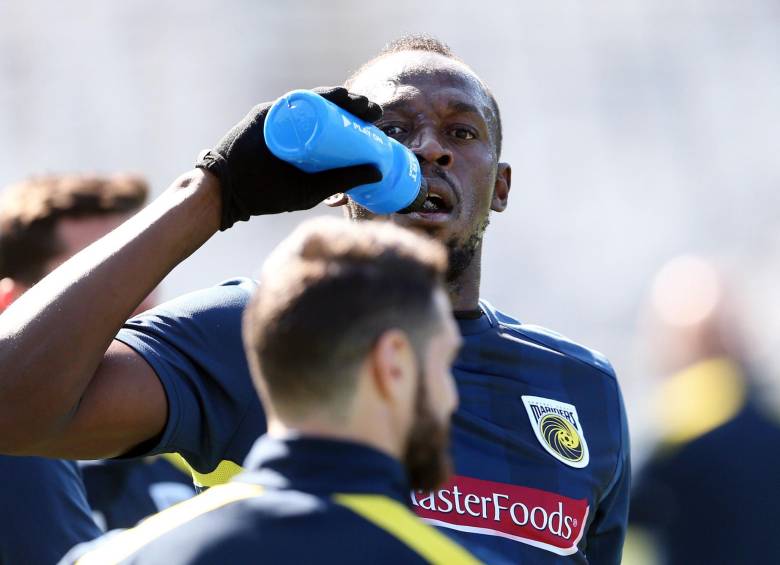 Vea las primeras imágenes de Usain Bolt como futbolista