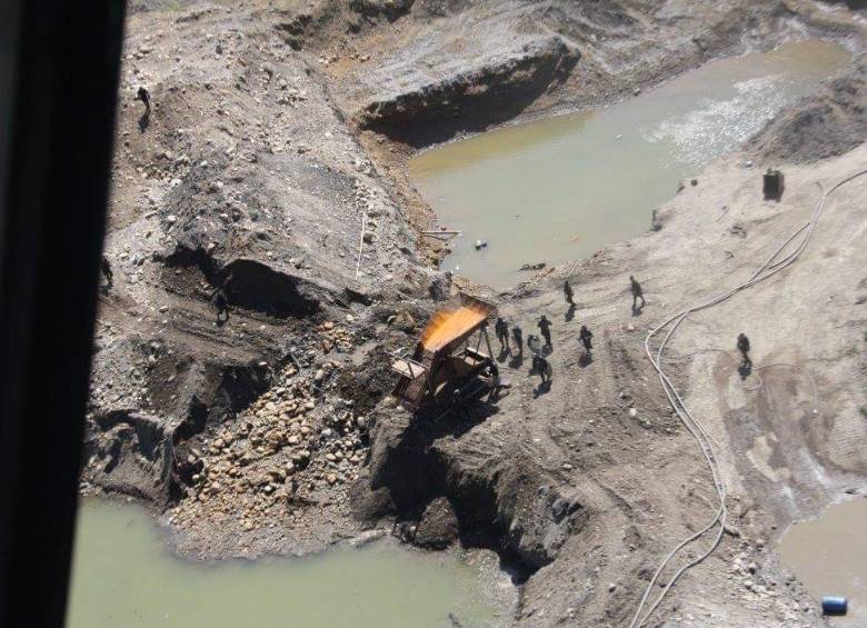Yacimientos mineros ilegales en el Bajo Cauca antioqueño. FOTO CORTESÍA EJÉRCITO