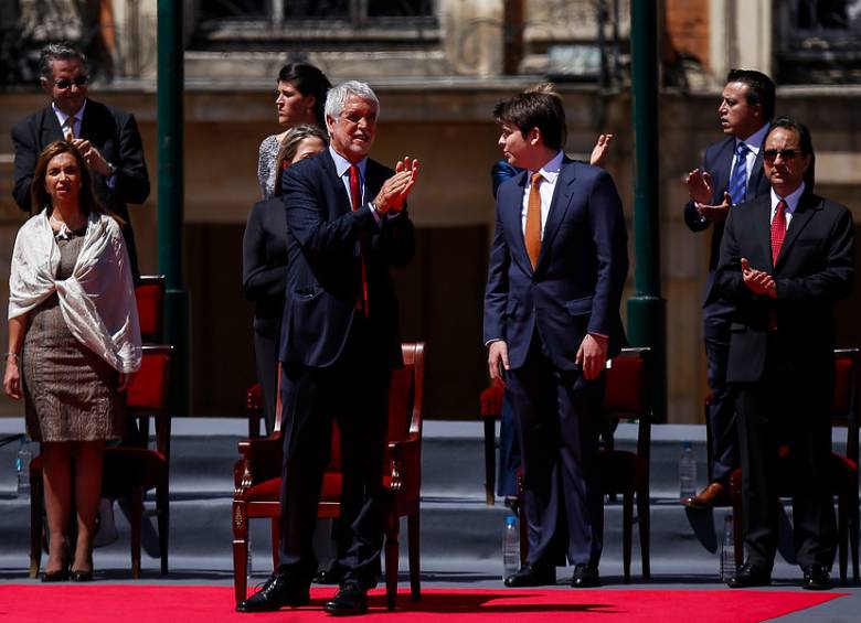 32 funcionarios tomaron posesión de sus cargos para acompañar a Enrique Peñalosa en la Alcaldía de Bogotá. FOTO Colprensa