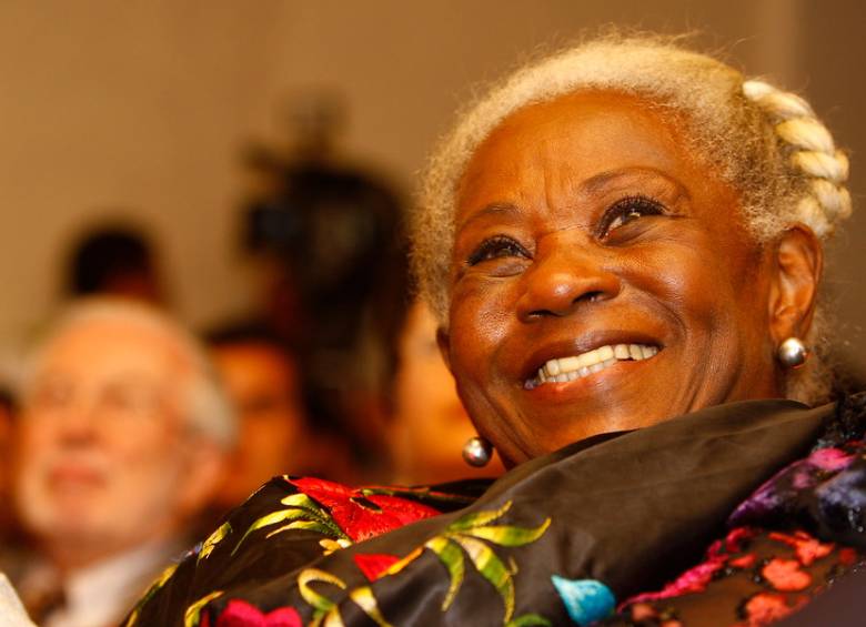 Leonor González MinaActriz elegida Representante a la Cámara por Bogotá en 1998.
