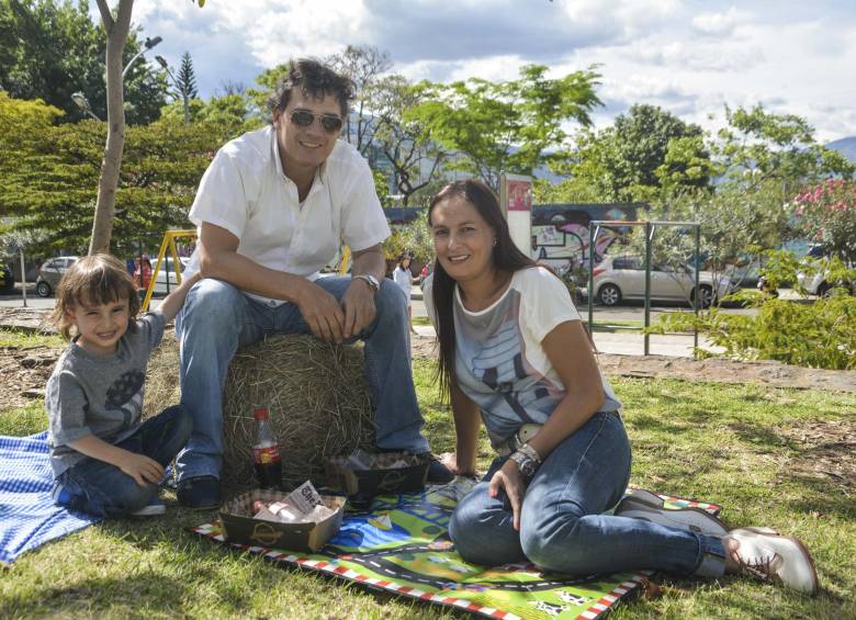 Santiago Álvarez, Juan Pablo Álvarez y Lina Murcia. Foto Cámara Lúcida. 