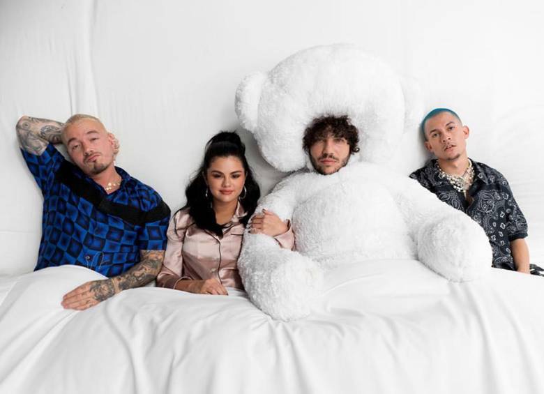 J Balvin, Selena Gómez, Benny Blanco y Tainy compartieron esta imagen en sus cuentas de Instagram. El lanzamiento del tema será el 28 de febrero. FOTO Instagram @jbalvin