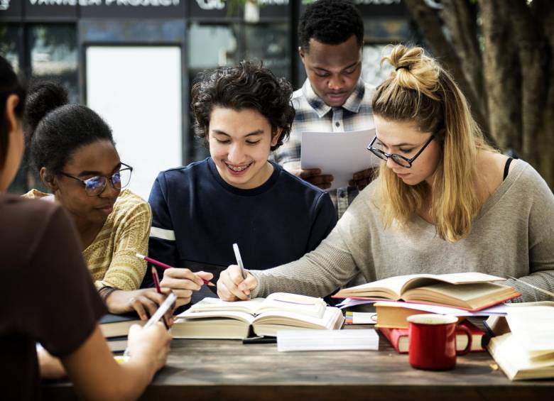 Francia modifica el acceso a la universidad para eliminar los sorteos. FOTO: Shutterstock