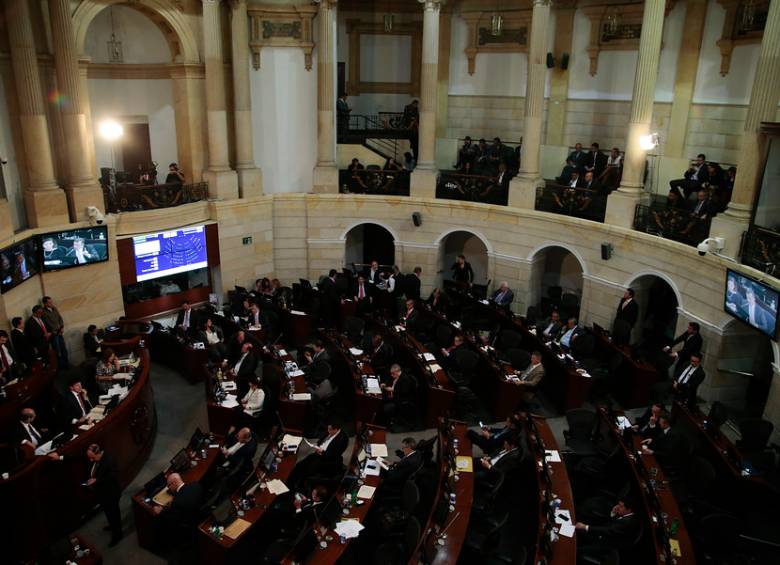 La Comisión fue citada a las diez de la mañana, pero en ningún momento se logró contar en el salón de sesiones con nueve senadores que es lo mínimo para legislar. La fotografía corresponde a una imagen de archivo. FOTO Colprensa