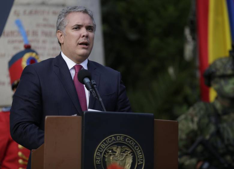 Tras tragedia aérea en Medellín, Duque suspende esas maniobras en revistas militares. Foto: Colprensa.