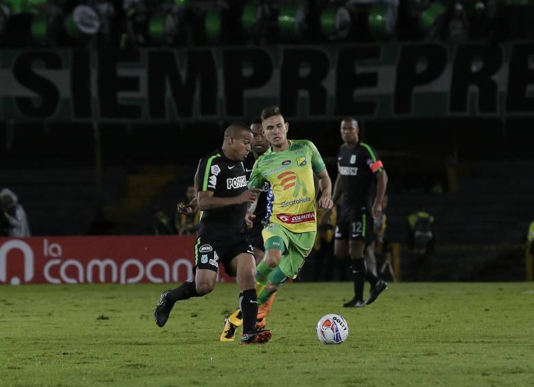 Macnelly Torres, voluntarioso, pero poco resolutivo con su último pase. En parte, por la poca movilidad del equipo. FOTO colprensa