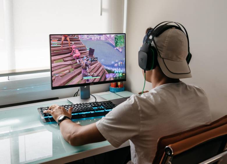 Un agujero negro pone fin la décima temporada de Fortnite abriendo paso a un posible nuevo capítulo. FOTO sstock