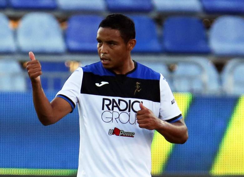 El delantero colombiano Luis Fernando Muriel volvió a ser la figura del Atalanta. FOTO EFE