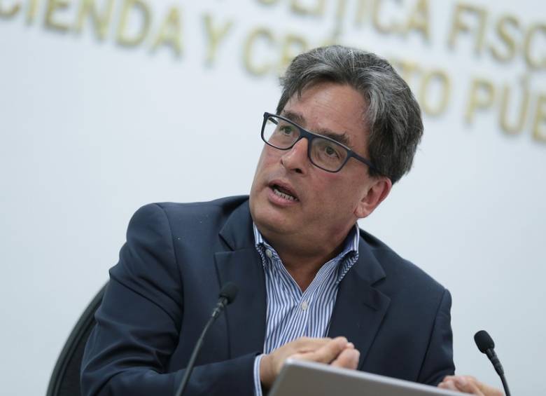 Comité Consultivo de la Regla Fiscal le señaló al Gobierno que el déficit será de 6,1 % para 2020. En la foto el Ministro de Hacienda, Alberto Carrasquilla. FOTO COLPRENSA