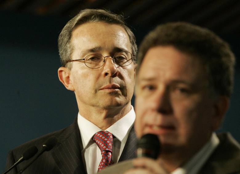 Luis Carlos Restrepo fue el comisionado de Paz durante el Gobierno de Álvaro Uribe Vélez. Foto ap