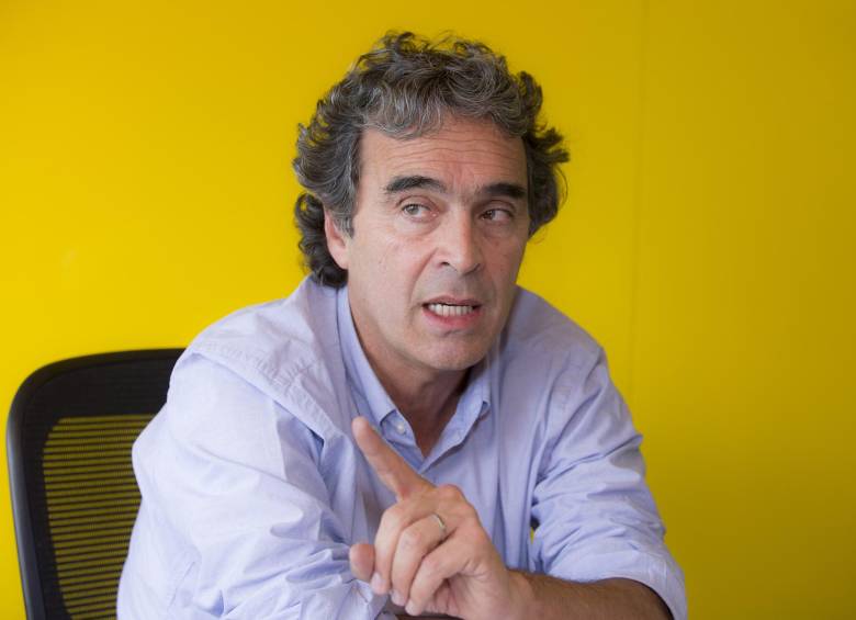 Los ejércitos de cuentas falsas que siguen a los precandidatos a la Presidencia