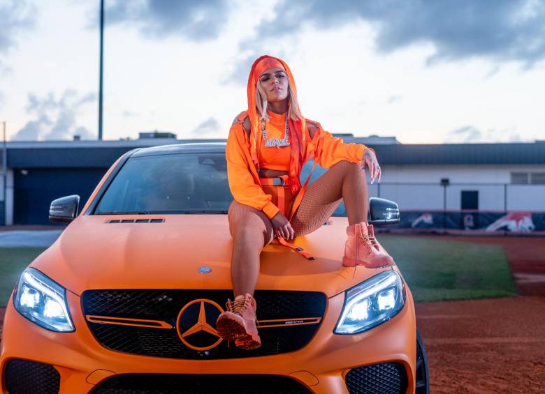 Karol G estará mañana en concierto en La Macarena, al lado de su novio Anuel. FOTO cortesía Universal Music