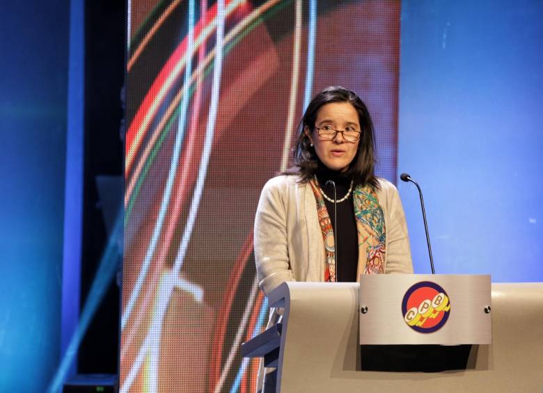 La ministra TIC, Sylvia Constaín, afirmó que la subasta es el programa de conectividad social móvil más grande y ambicioso en toda la historia del país. Foto Cortesía MinTic