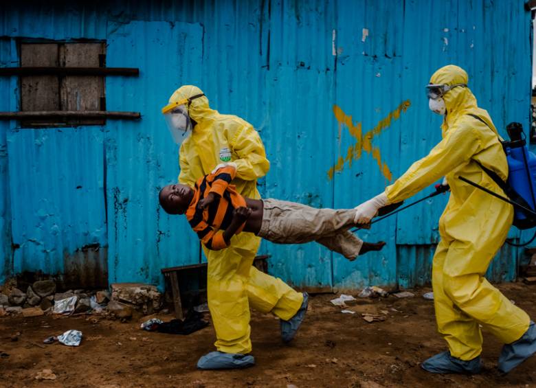 Daniel Berehulak ganó el de fotografía por la cobertura e historias humanas detrás del estallido del ébola en África.