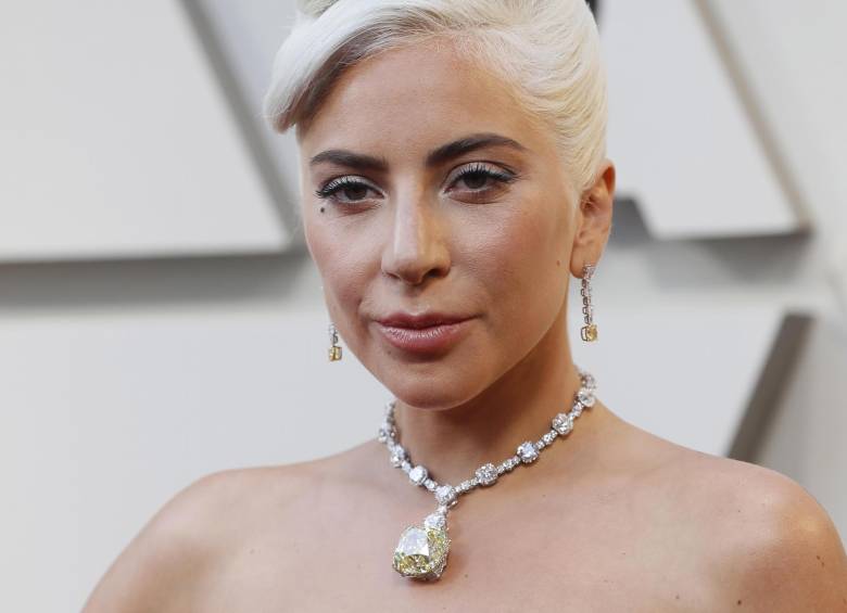 Lady Gaga luciendo el diamante, restaurado en 2012, y que ahora adorna un collar de diamantes blancos de 100 quilates. FOTOS: EFE y Tiifany& Co, y Pinterest