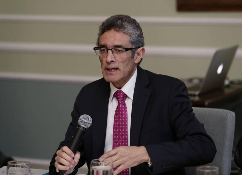 El viceministro de desarrollo empresarial, Saúl Pineda Hoyos, aseguró que las condiciones están sobre la mesa para aumentar la productividad las compañías. FOTO Colprensa