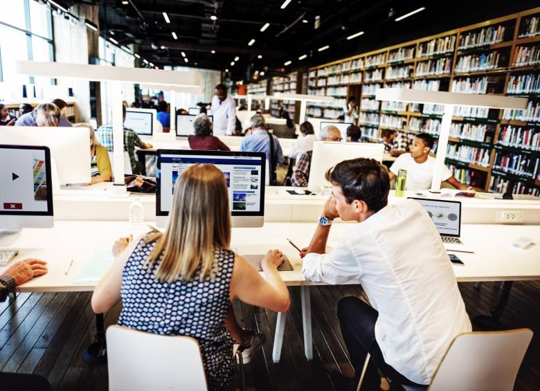 La educación bajo el modelo blended se apoya en la tecnología sin desconectarse del escenario presencial. FOTO sstock