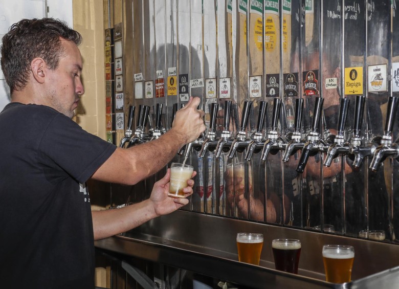 En el país hay 255 cervecerías artesanales en 83 municipios. FOTO: EL COLOMBIANO