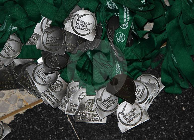 Casi la mitad de las medallas compradas se quedaron sin entregar. FOTO CORTESÍA