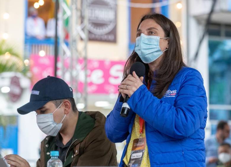 La ministra confirmó que el MinTIC, la Unidad de Gestión del Riesgo y la compañía Axesat S.A. trabajan conjuntamente para proveer servicio de internet gratuito en dos puntos de Providencia. Foto: Colprensa