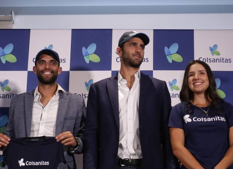 Juan Sebastián Cabal, Robert Farah y María Camila Osorio en acción este viernes en Barranquilla. FOTO COLPRENSA