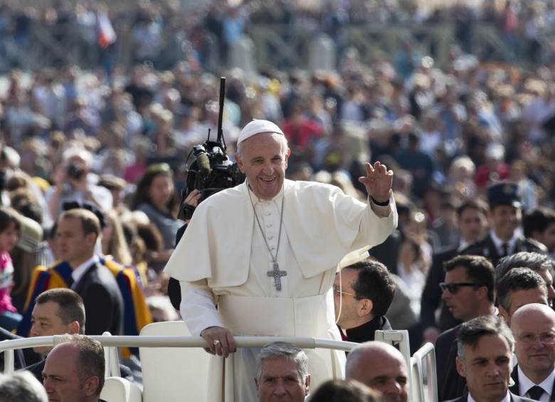 Francisco, el pontífice al que todos le atribuyen una apertura notable de la iglesia frente a una variedad de temas considerados tabúes, se mostró intransigente frente al las uniones gay. FOTO reuters