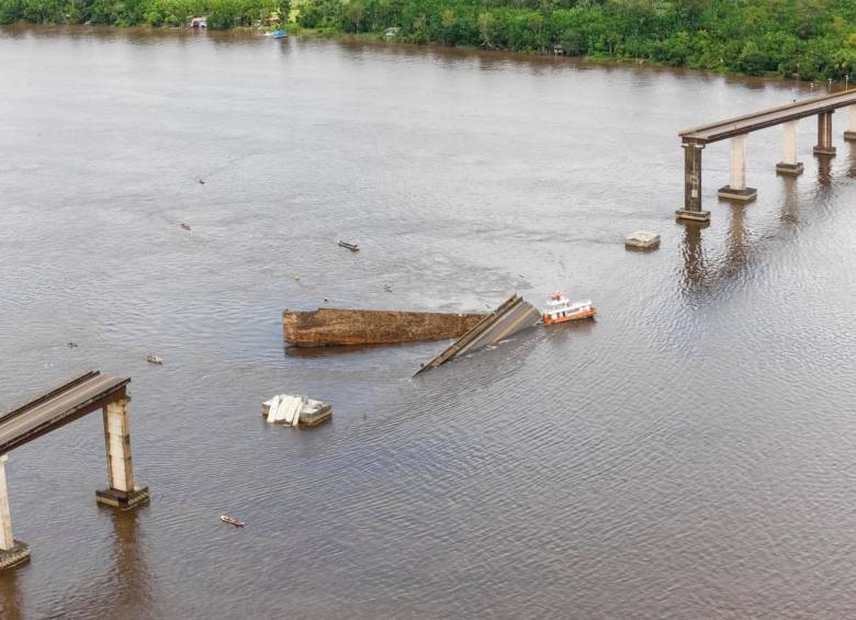 El puente de Alá Viaria, de 800 metros de extensión y 23 metros de altura, había sido objeto de varios choques de embarcaciones. Foto: Reuters