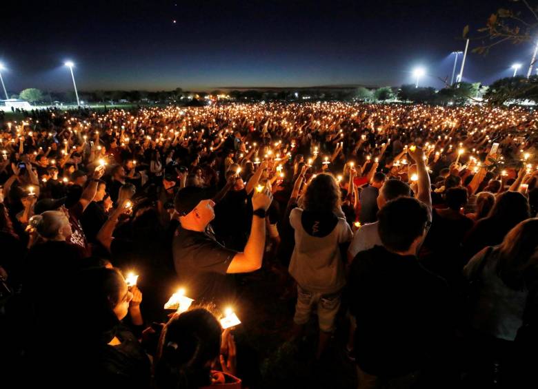 Manifestación en Parkland, Florida, en apoyo a las víctimas de la masacre. FOTO REUTERS