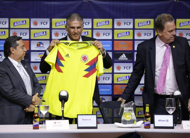 “Hay que construir el futuro con Ospina, Falcao y James”: Queiroz 