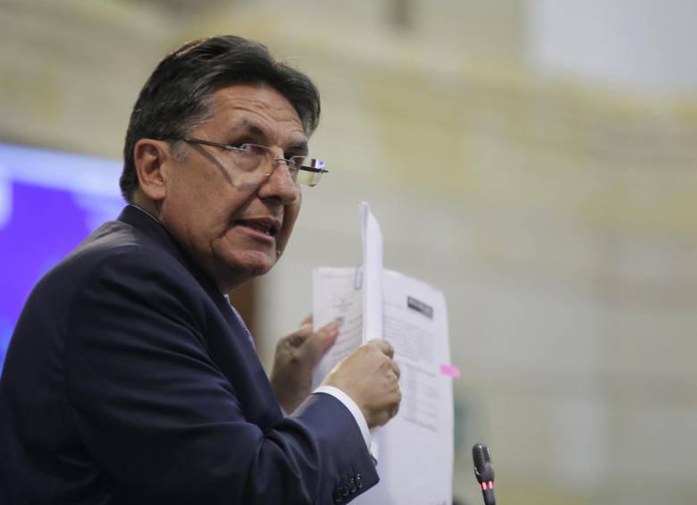 El fiscal general, Néstor Humberto Martínez, expuso en el Senado su inocencia frente al caso Odebrecht. FOTO Colprensa