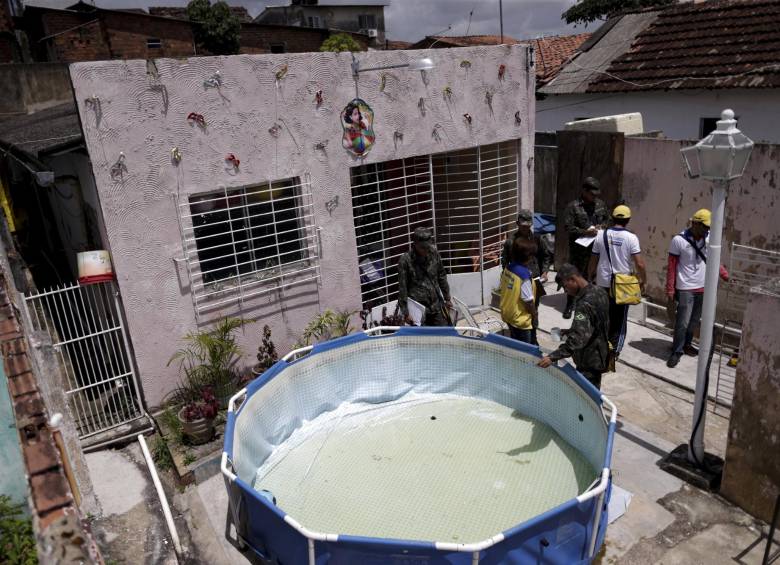  El ministro de salud de Brasil, Marcelo Castro, anunció que 220.000 soldados fueron despachados para contribuir a la erradicación del mosquito Aedes aegypti. FOTO Reuters