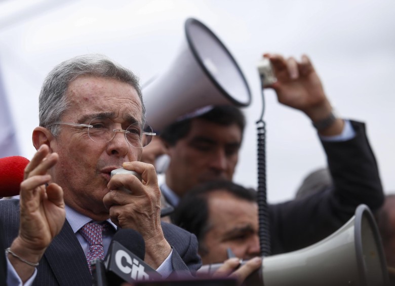  Uribe explicó su propuesta de resistencia civil, que tanto revuelo ha causado en los últimos días. FOTO COLPRENSA