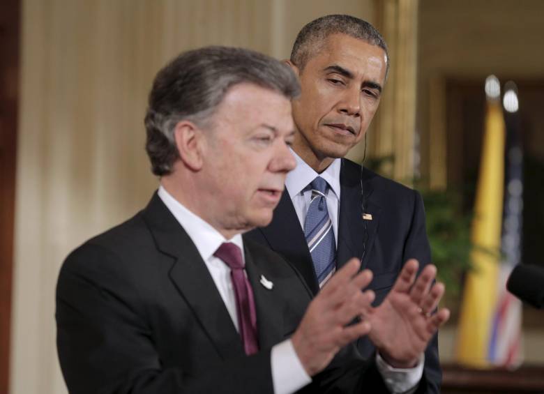 Barack Obama felicitó al presidente Santos por sus esfuerzos de paz y este último le agradeció por haberle brindado su apoyo desde el principio de las conversaciones de La Habana. FOTO reuters.