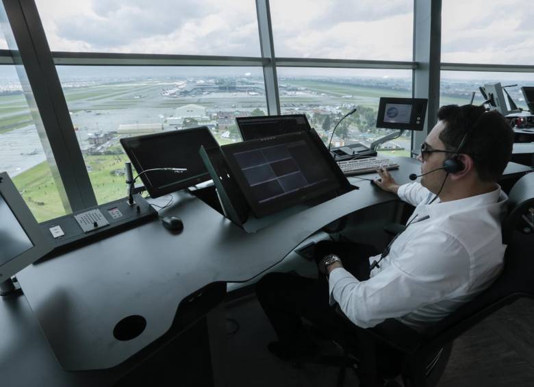 La Asociación de Controladores Aéreos (Acdecta) es un sindicato con 40 años de funcionamiento que reúne al 70% de profesionales vinculados a este sector. FOTO Colprensa