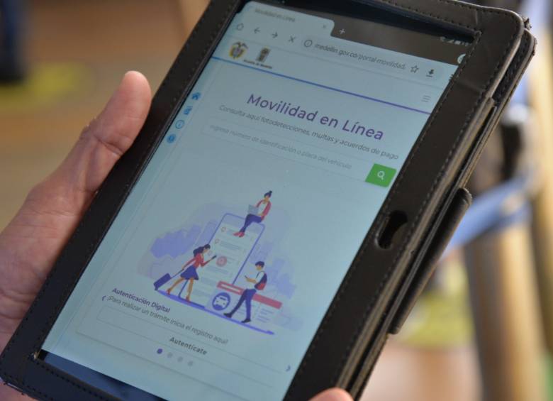 El descuento del 50 % irá hasta el próximo 31 de diciembre. La recomendación es hacer uso del portal web Movilidad en Línea. Foto: Cortesía Secretaría de Movilidad 