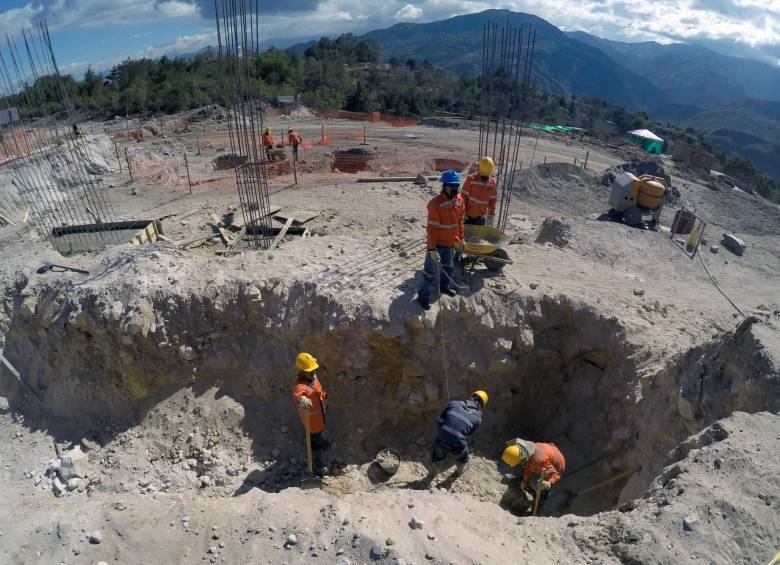 En la vereda Miraflores, ubicada a 20 minutos del antiguo Gramalote, se adelantan las obras del nuevo casco urbano. Según el Fondo de Adaptación los avances son significativos. FOTO cortesía 
