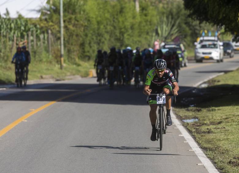 Por las vías del Oriente se corre también el Clásico de Ejecutivos. FOTO ESTEBAN VANEGAS