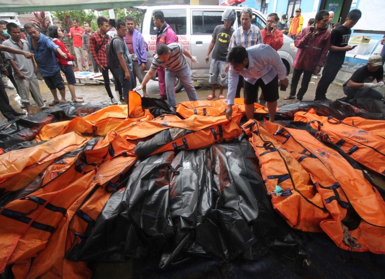 Las autoridades esperan que la cifra de muertos aumente. FOTO AFP