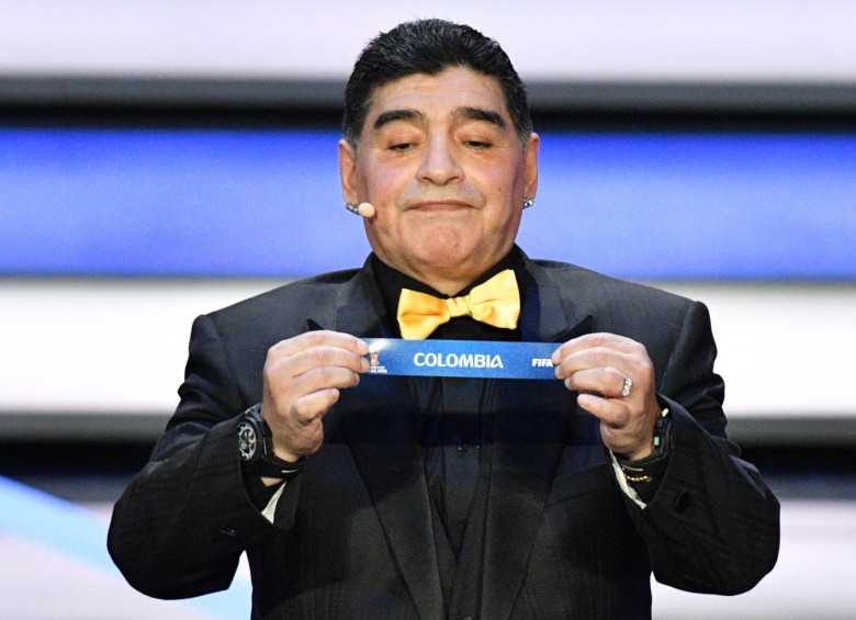 La leyenda del fútbol, Diego Armando Maradona, decidió la suerte de Colombia en el Mundial. FOTO AFP