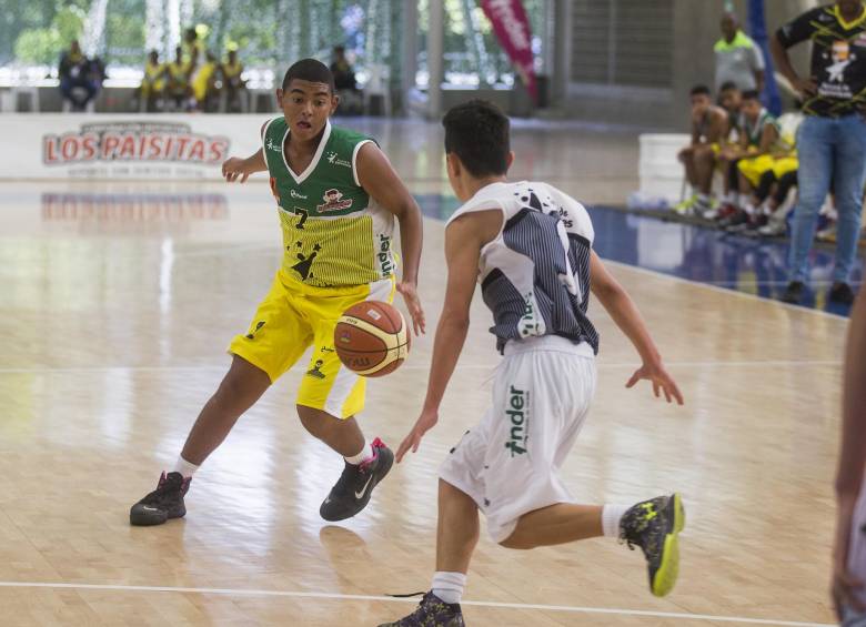 Brayan Stiven Isaza, de los 70 puntos que marcó su equipo, él hizo 22. FOTO esteban vanegas. 