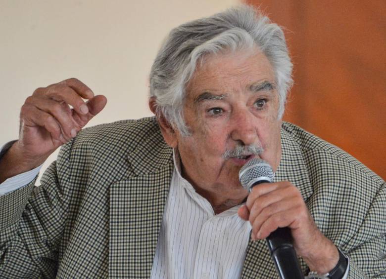 Mujica, González y Santos instalaron la comisión de seguimiento