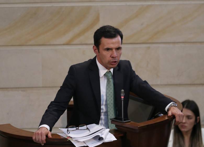 El ministro del Interior, Guillermo Rivera, en el debate en el Congreso. Foto Colprensa