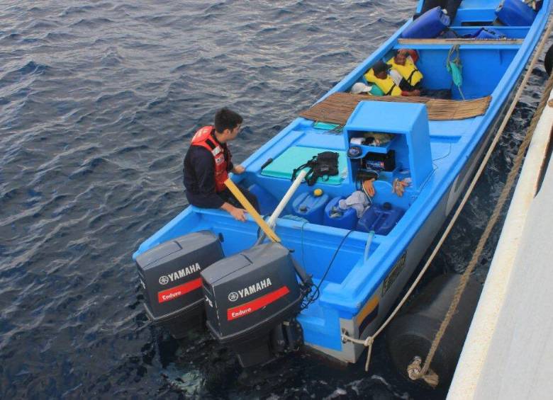 Una tonelada de cocaína fue incautada por las autoridades este lunes en aguas entre El Salvador y Guatemala. FOTO CORTESÍA