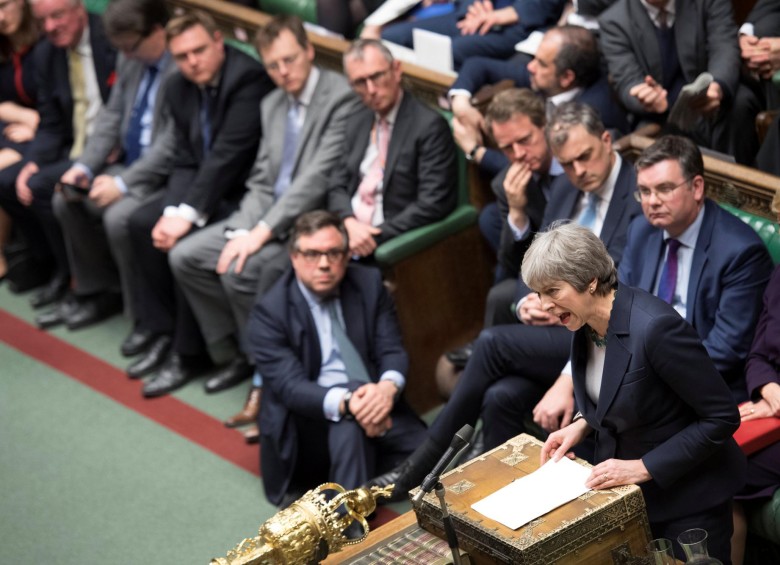 Theresa May no ha logrado un acuerdo para el Brexit y su plazo vence el 29 de marzo. FOTO: REUTERS