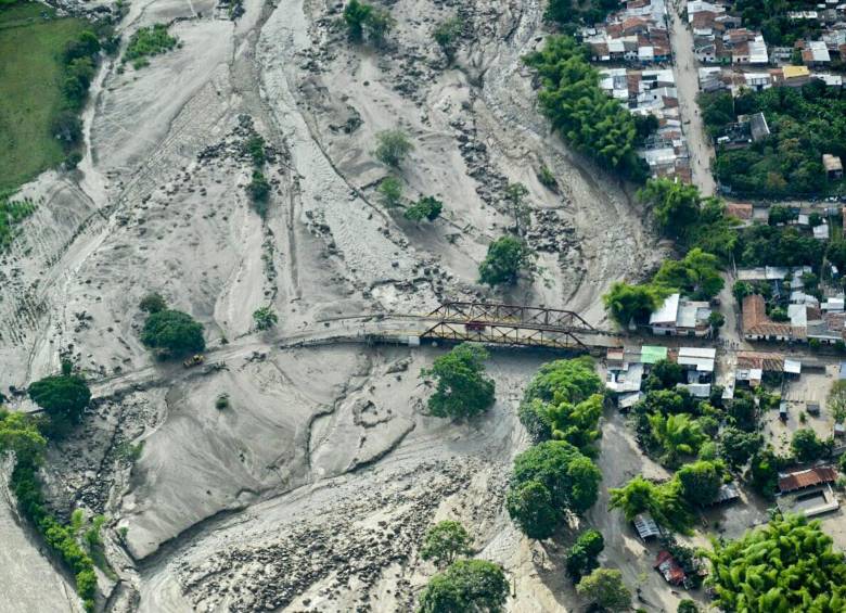 La creciente del río La Paila tapó parte del municipio de Corinto, Cauca. Se cree que la evacuación ayudó a salvar miles de vidas de la avalancha. FOTO afp