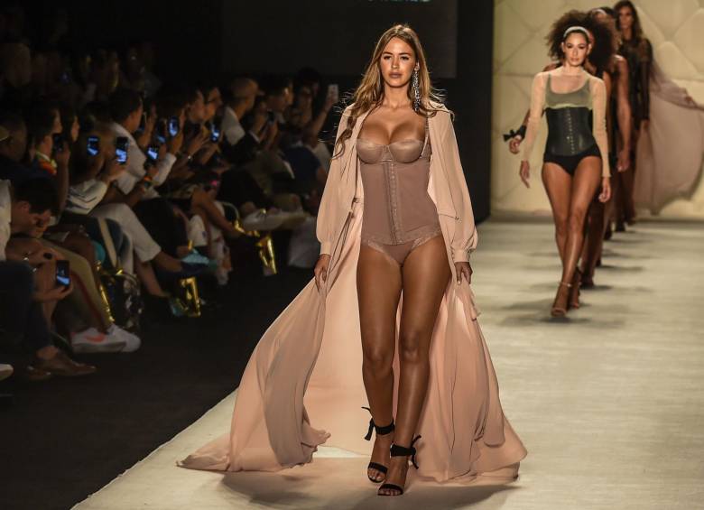 La modelo y exesposa de Marc Anthony, Shannon de Lima, en el desfile de Ann Chery. FOTO: Inexmoda