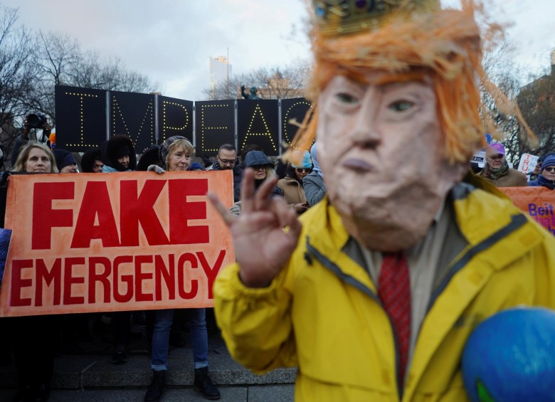 Protestas contra la declaratoria de emergencia nacional de Trump. FOTO: REUTERS
